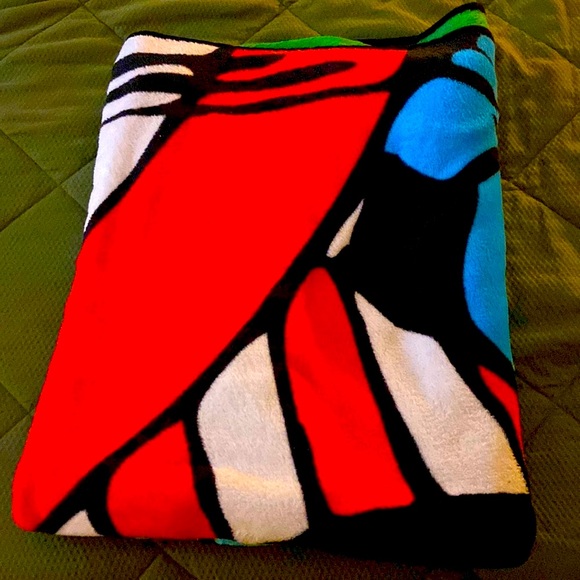 MARVEL BUNDLE~TWIN COMFORTER & PLUSH BLANKET~AVENGERS REVERSIBLE COMFORTER - Picture 5 of 5